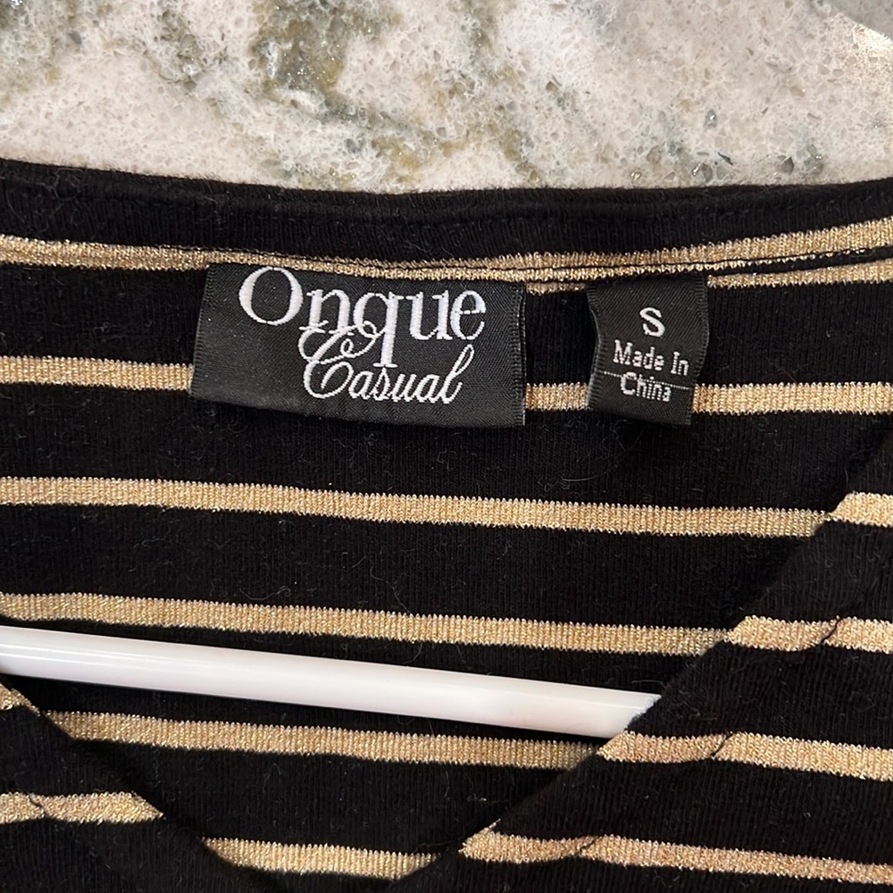 Onque Casual Black/Gold Top - Picture 4 of 5